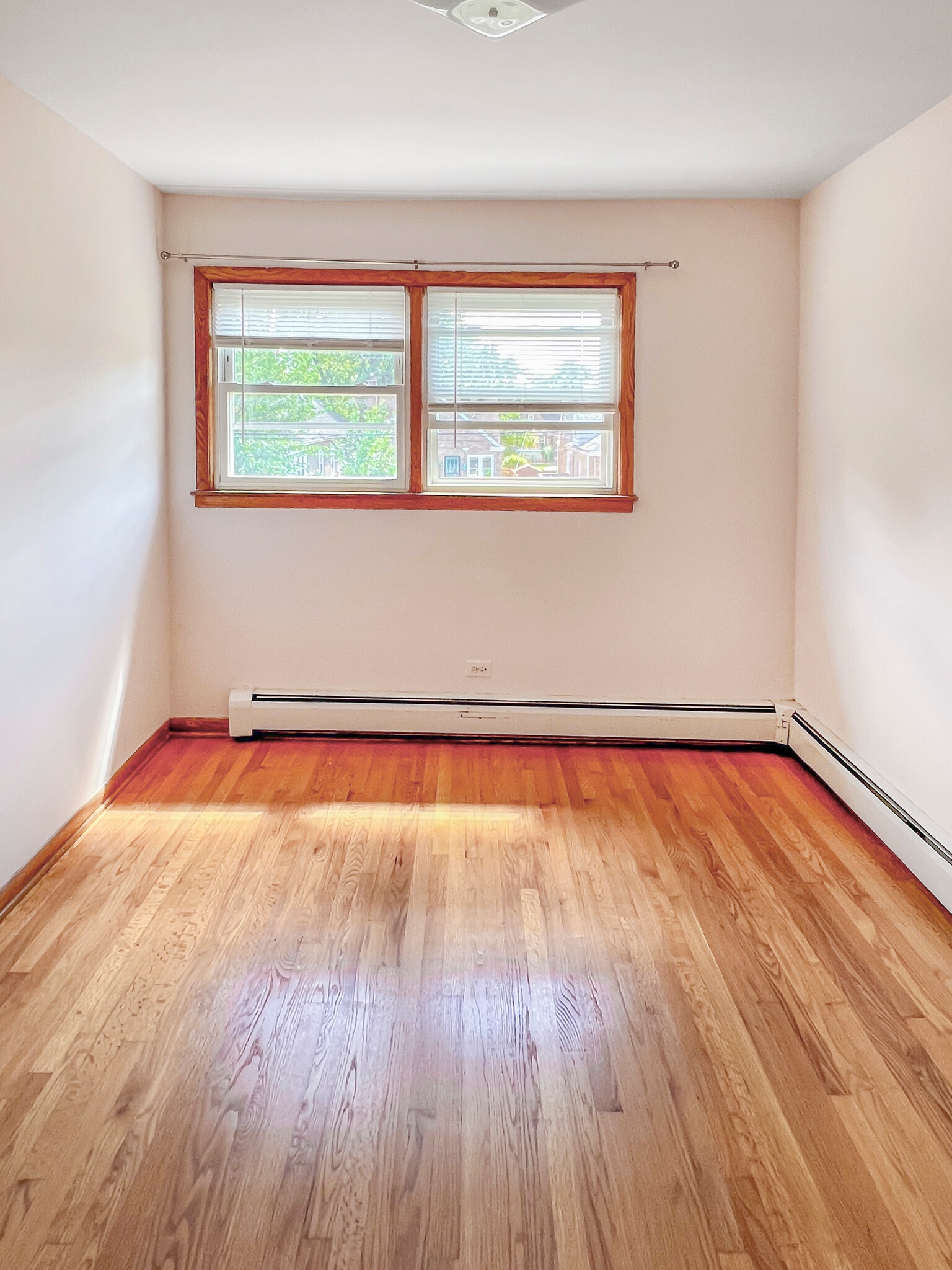 3rd Bedroom - 5043 W Cornelia Ave