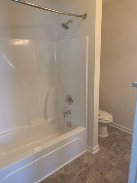 Building Photo - 215 Orange Pond Ct