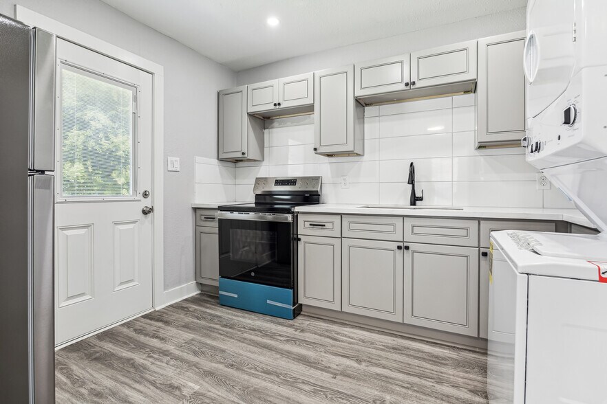 Building Photo - 3431 Rosedale St