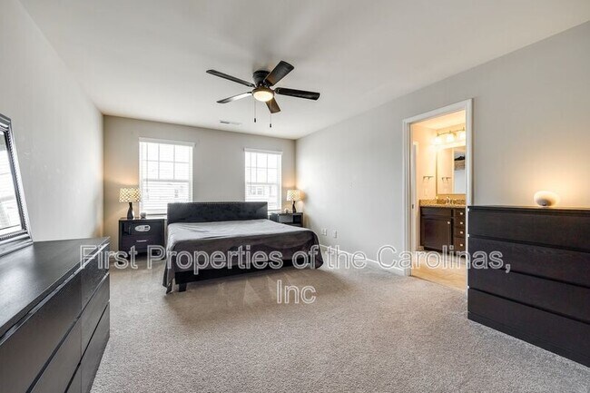 Building Photo - 7545 Hartsfield Dr