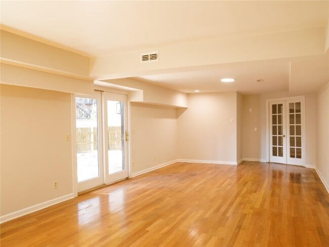 Building Photo - 95 Simpson Dr NE