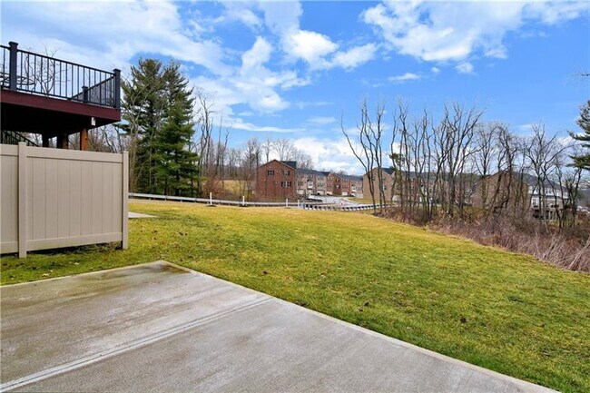 Building Photo - 618 Edison Dr