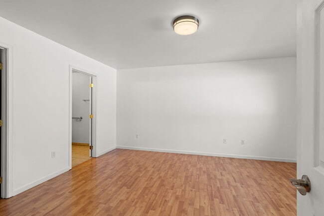 Building Photo - 717 S Stevens