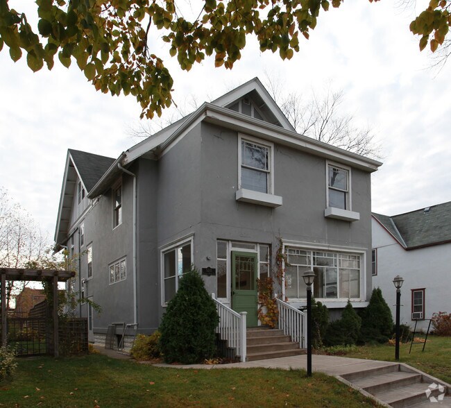 Primary Photo - 3211 Colfax Ave S