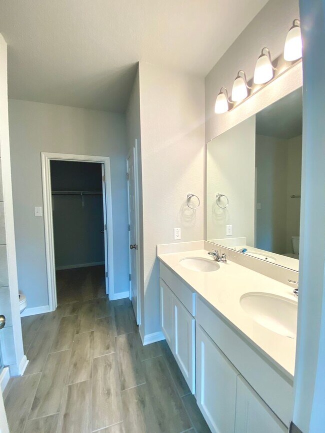 Building Photo - COMING SOON - MID MAY