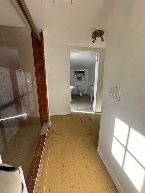 Building Photo - 11367 Redbud Ln