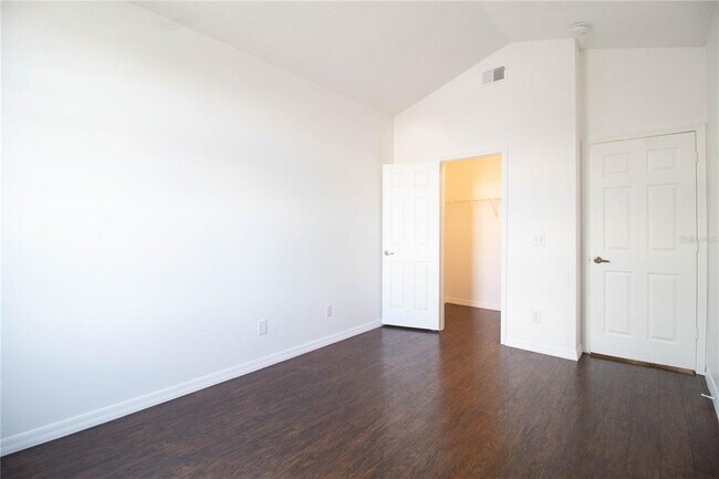 Building Photo - 667 Downing Cir
