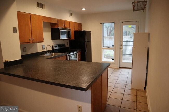 Building Photo - 36 E Wheeling St