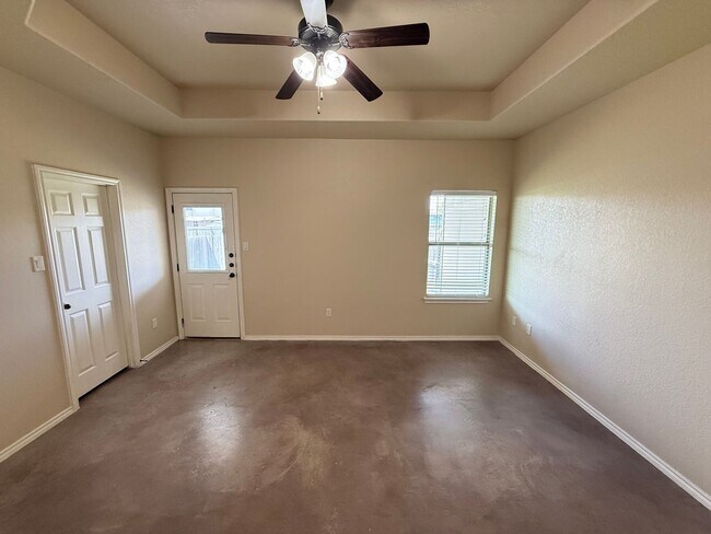 Building Photo - 2530-2532 Pahmeyer Rd