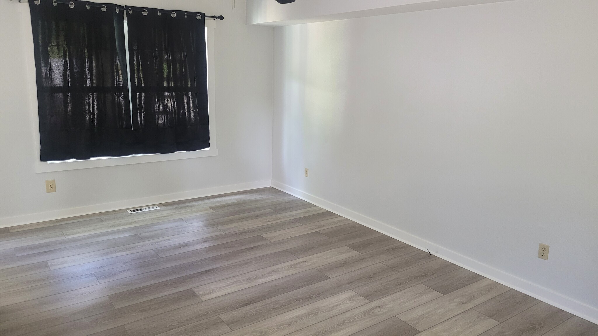 Building Photo - 43 Blue Water Dr