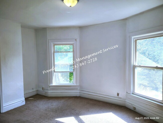 Building Photo - 1005 Highland Ave