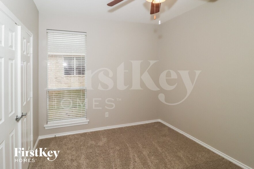 Building Photo - 1104 Hearthstone Dr