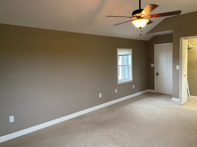 Building Photo - Coming soon! 4 Bedroom Farmhouse for Rent in Shippensburg