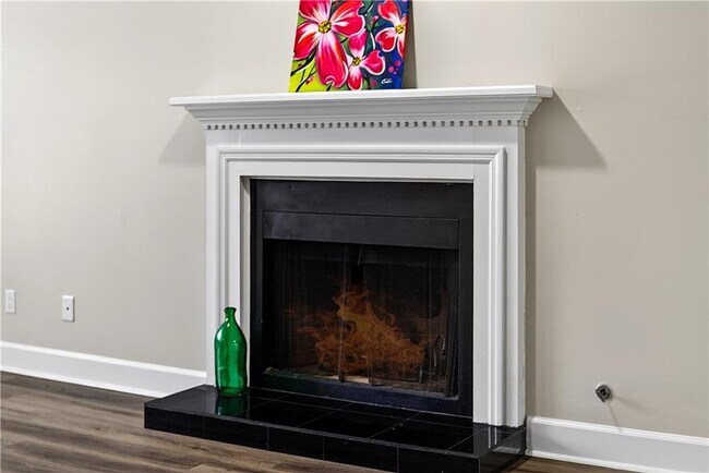 Building Photo - 679 Anderson Walk