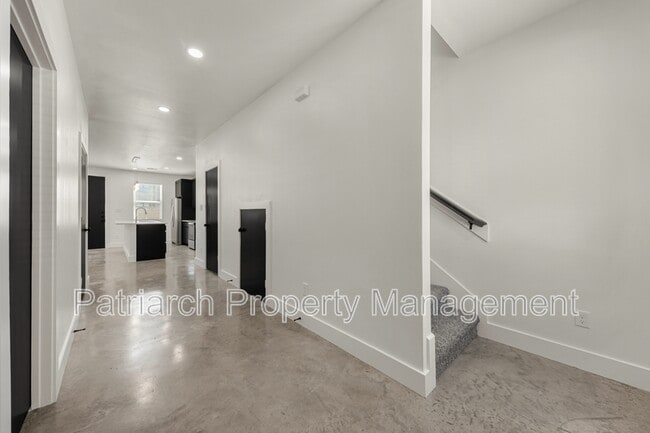 Building Photo - 201 Dawn Lynn Dr