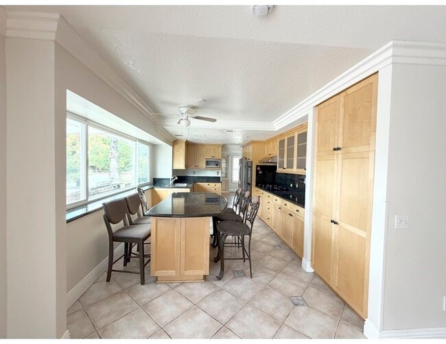 Building Photo - 19852 E Round Hill Ln