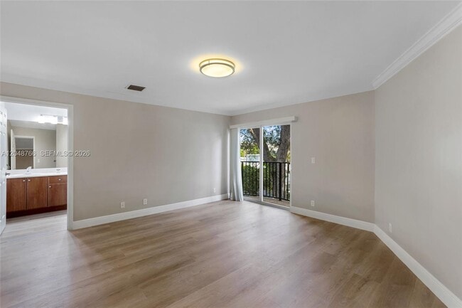 Building Photo - 2929 SW 18th Terrace