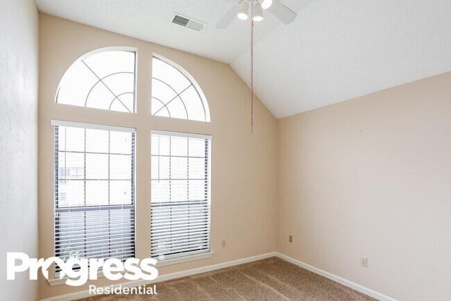 Building Photo - 6690 Autumn Wood Cove
