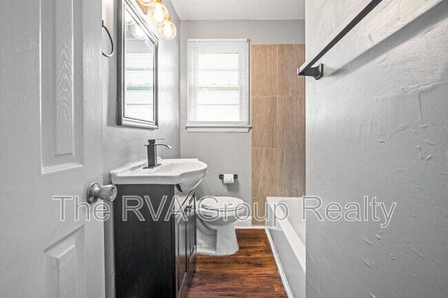 Building Photo - 1528 Lincoln St