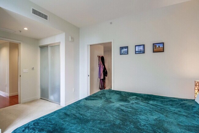 Building Photo - Skyline Views & Sophisticated Corner Living at Aria in Cortez Hill