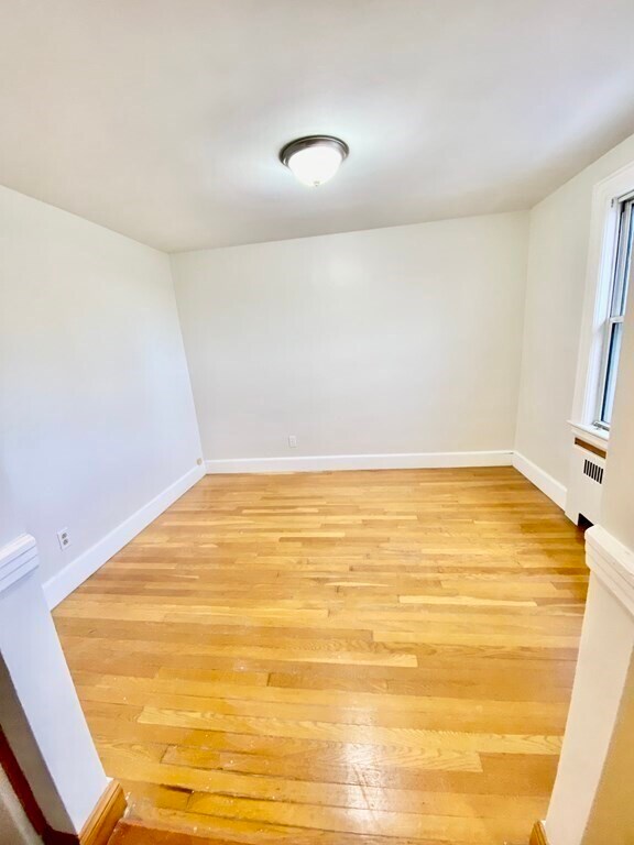 Building Photo - 48 Dimmock St