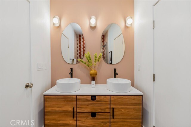 Building Photo - 2240 Ewing St