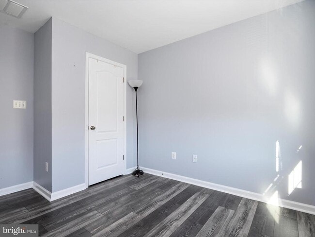 Building Photo - 7812 Sunhaven Way