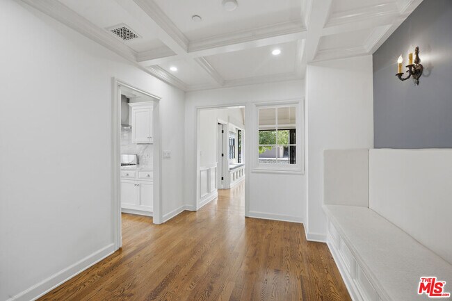 Building Photo - 4316 N Clybourn Ave