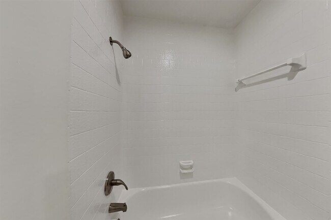 Building Photo - 16315 Chimneystone Dr