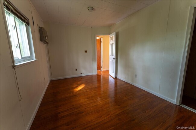 Building Photo - 10 Congress Dr