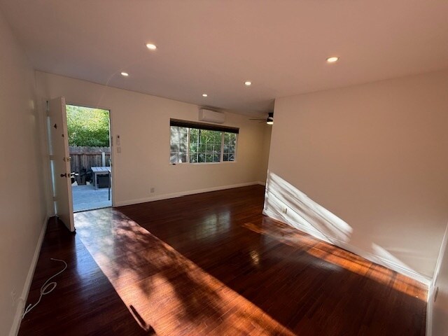 Building Photo - 1427 Centinela Ave