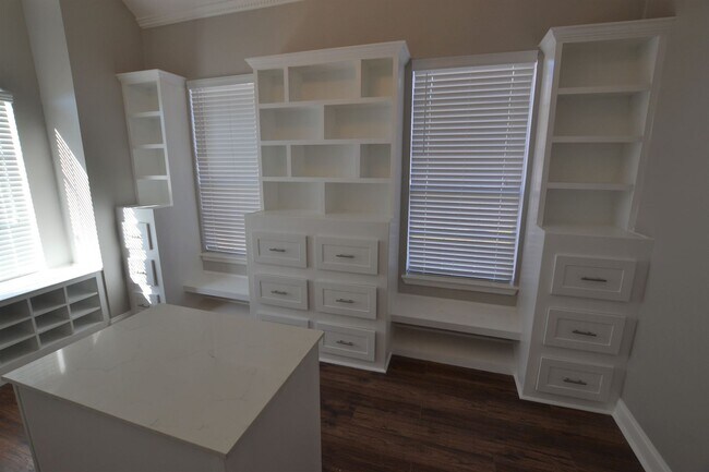 Building Photo - Zachary School District!  Newly remodeled 4 bedroom, 2.5 bath near downtown Zachary