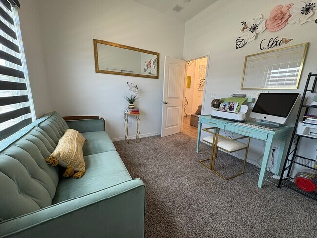 Building Photo - FAR EASTSIDE HOME FOR RENT