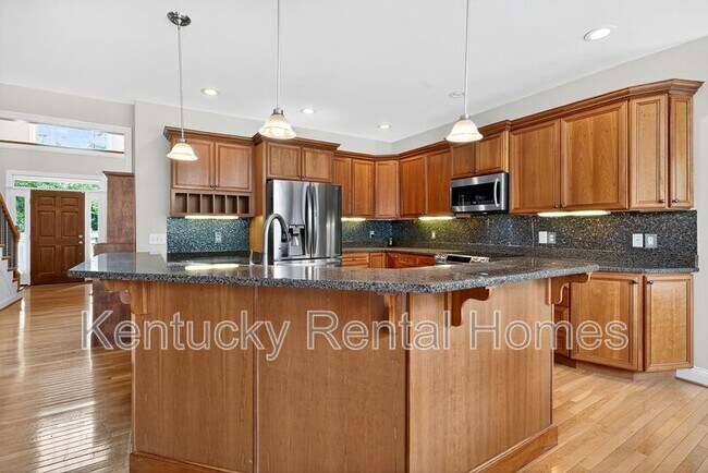 Building Photo - 2137 Roswell Dr