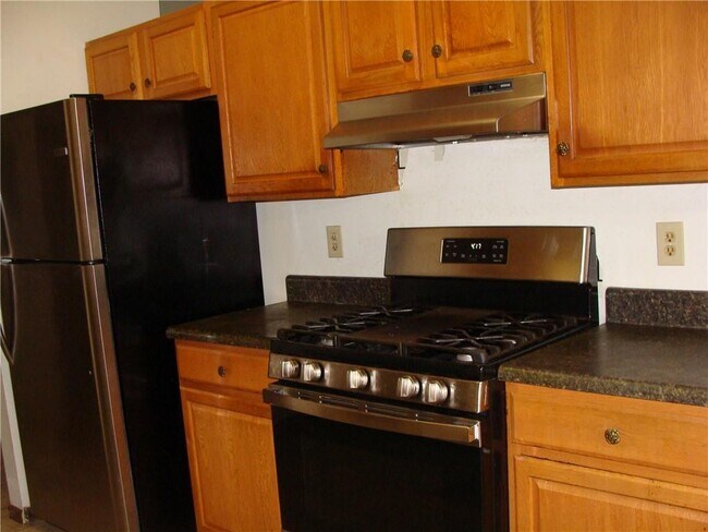 Building Photo - 2331 Newgate Dr