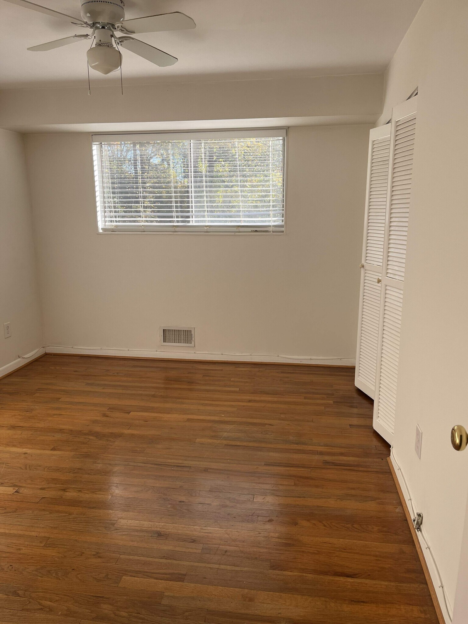 Building Photo - 10518 Weymouth St