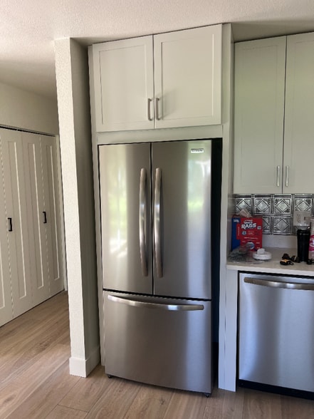 Building Photo - 705 E Drake Rd