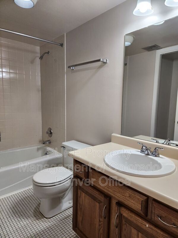 Building Photo - 1551 Larimer St