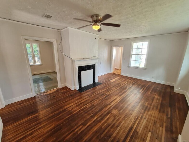 Building Photo - 2113 Brewton St