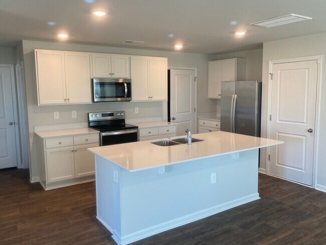 Building Photo - 207 Windsong Dr