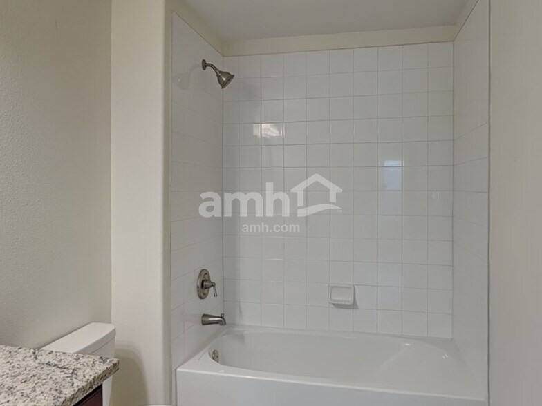 Building Photo - 10435 Carloway Hills Dr