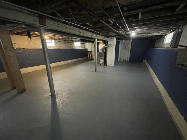 Building Photo - 542 Bronson Ave