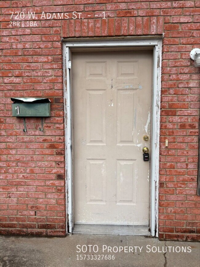 Building Photo - 720 W Adams St