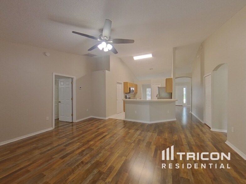 Building Photo - 609 White Oak Way
