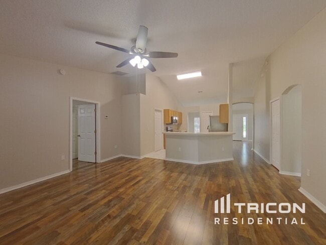 Building Photo - 609 White Oak Way