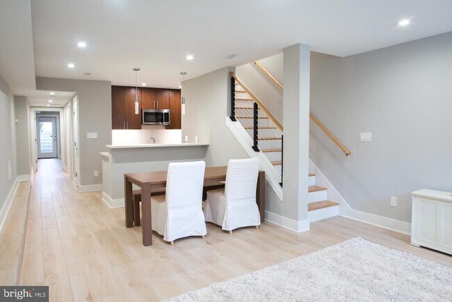 Building Photo - 720 East Capitol St NE