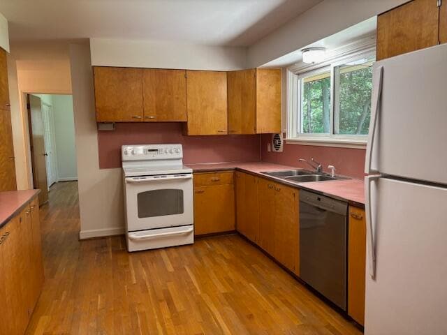 Building Photo - 580 Riverview Dr
