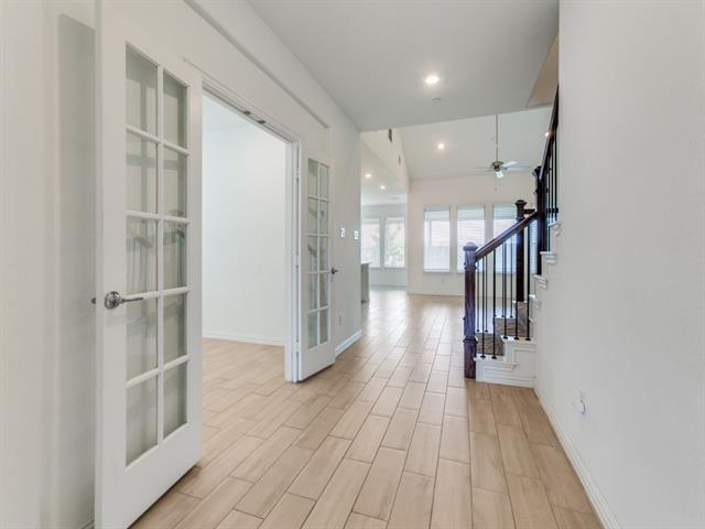 Building Photo - 2122 Creekbluff Ct