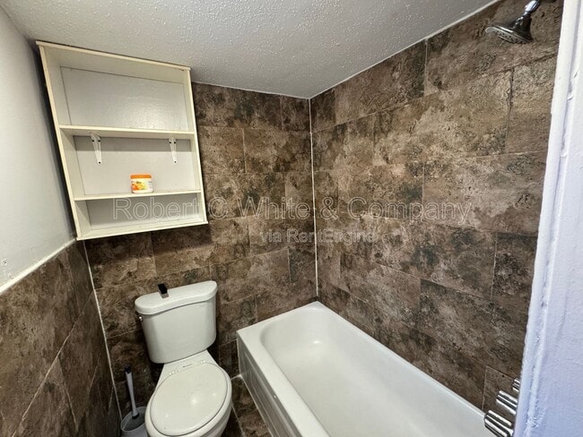 Building Photo - 219 Park St