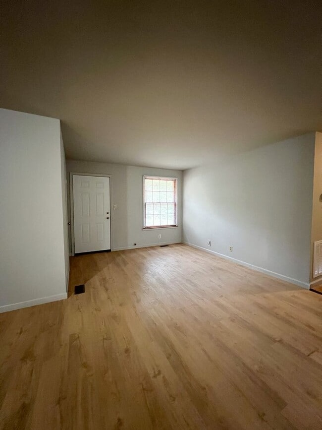 Building Photo - Charming Single-Family Home!